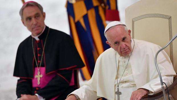 El Papa llama a las víctimas de Niza a no responder con odio