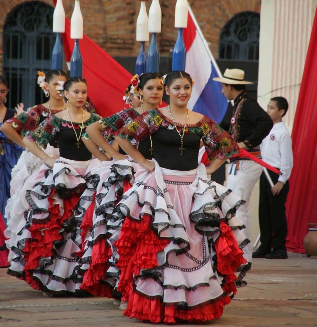 Flamenco, tango y folclore en el microcentro capitalino