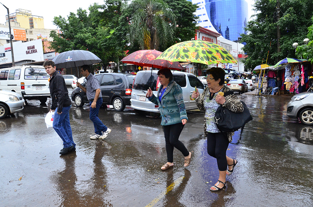 Meteorología anuncia inicio de semana inestable con lluvias y tormentas eléctricas