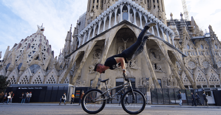 Impresionantes maniobras de este atleta con su bicicleta