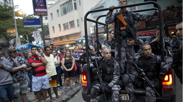Río de Janeiro: Al menos tres muertos en un tiroteo entre policías y narcos
