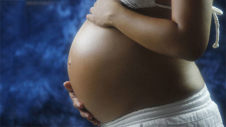 Una madre publica una cruda foto de su cicatriz que cambiará su visión sobre la cesárea