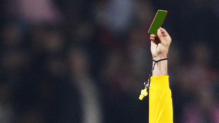 ‘Debuta’ la primera tarjeta verde en la historia del fútbol