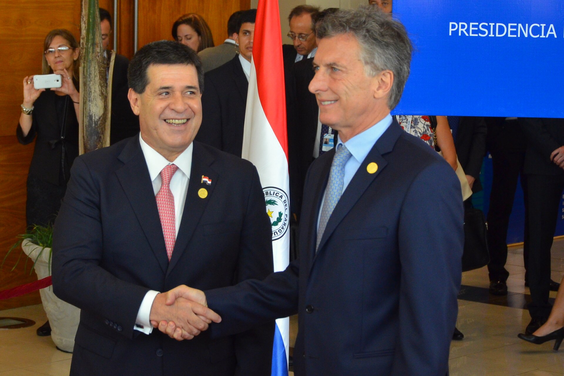 Cartes y Macri iban a tratar temas financieros de Yacyretá