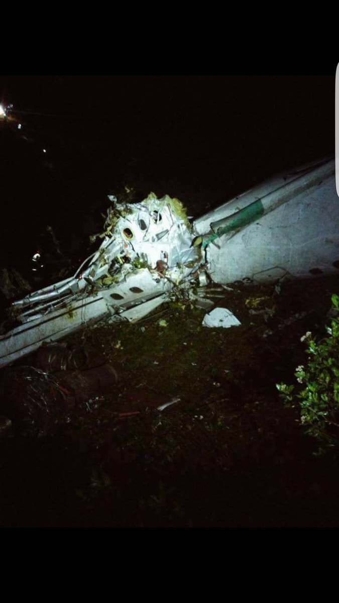 Se estrelló el avión que llevaba a futbolistas del Chapecoense de Brasil