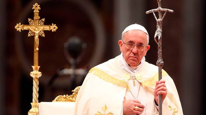 El papa llama a no excluir a nadie por su raza, cultura o religión
