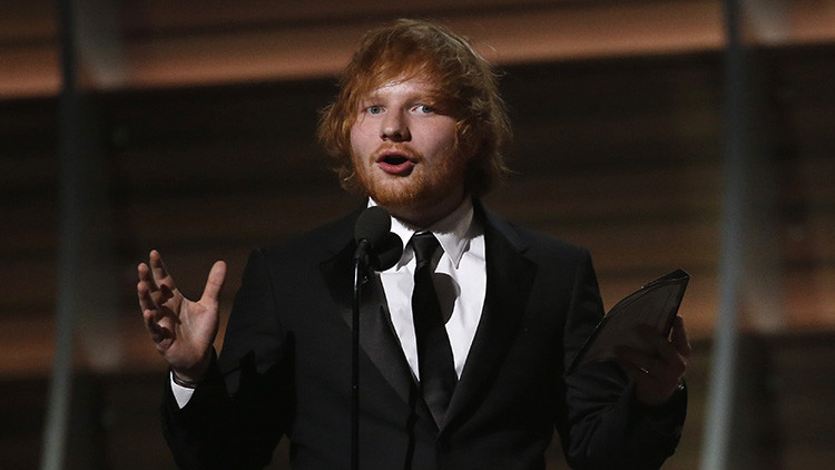 Princesa británica hiere con una espada al cantante Ed Sheeran