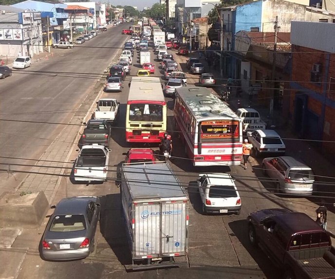 Buscan agilizar el tránsito con la prohibición de giros a la izquierda