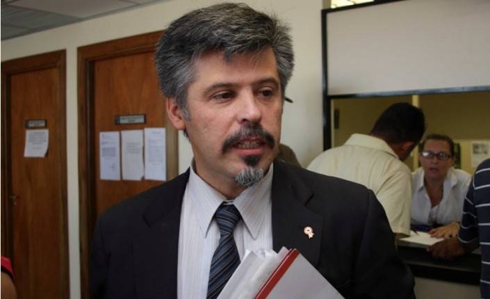 El parlamentario Arnaldo Giuzzio explicó cómo cayó funcionario de la Cámara de Senadores por pedido de coimas