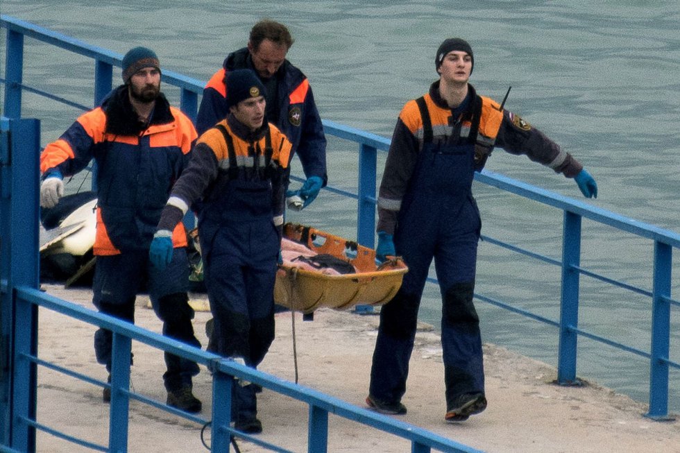 Encuentran fuselaje del avión ruso estrellado en el Mar Negro