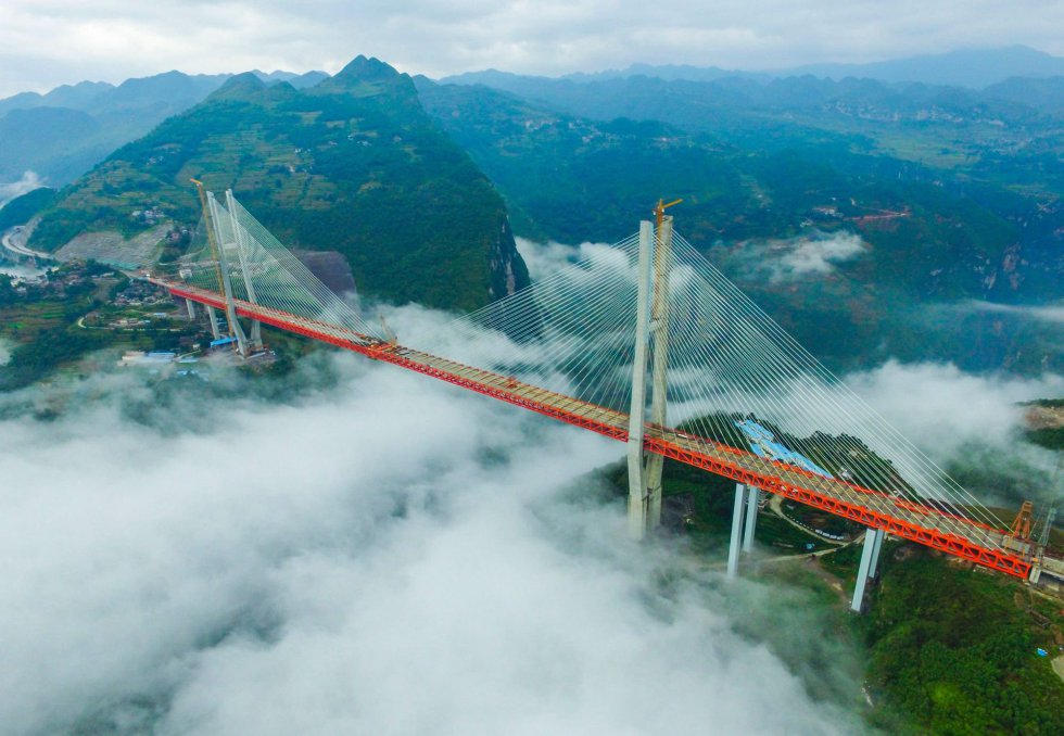 China inaugura el puente más alto del mundo