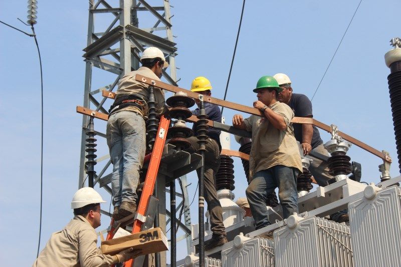 Miles de usuarios quedaron sin energía eléctrica a causa del temporal