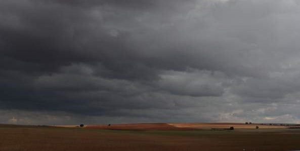 Meteorología mantiene alerta por tormentas y lluvias intensas