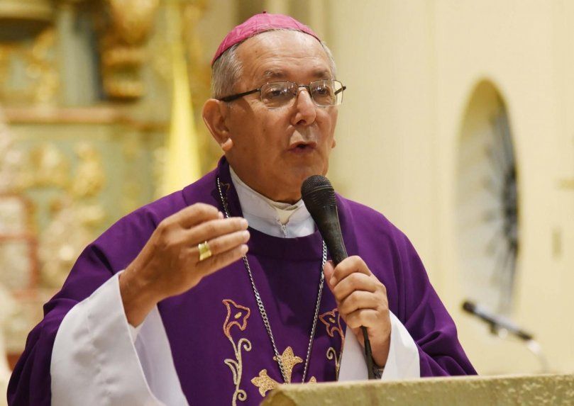 Arzobispo Edmundo Valenzuela pidió perdón por la “piedrita”