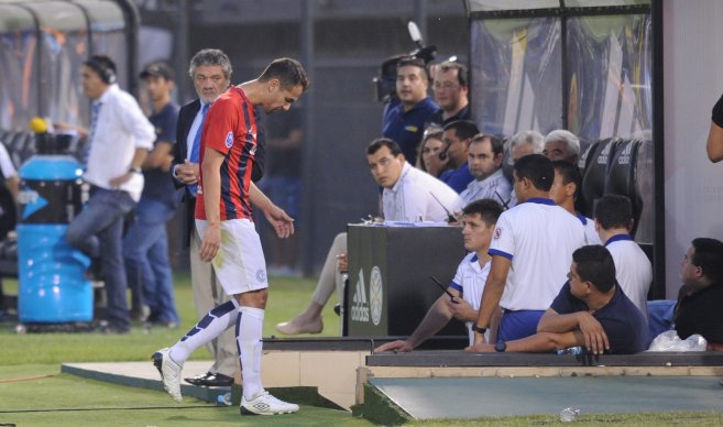 Piden levantar sanción a Pablo Velázquez