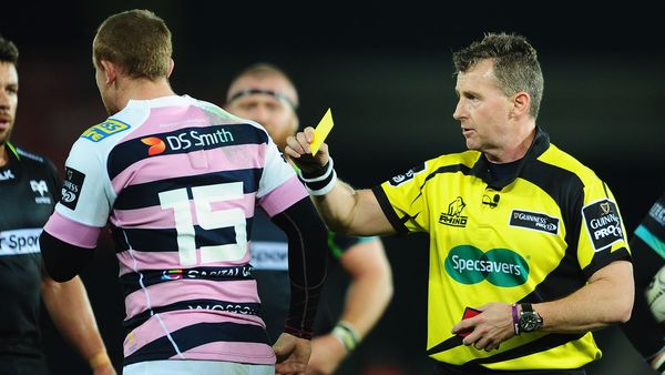 El martirio de Nigel Owens, el árbitro homosexual que pidió ser castrado para cambiar su condición