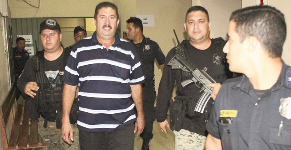 José Ortiz protege a policía gatillo fácil, denuncian
