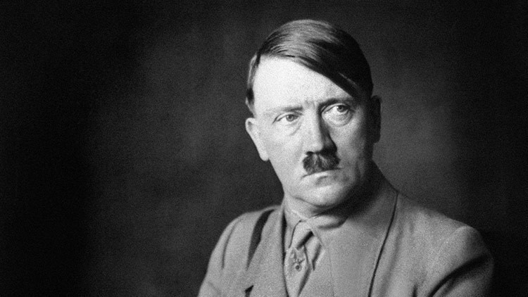 Revelan imágenes nunca vistas de Hitler en un álbum de su amante