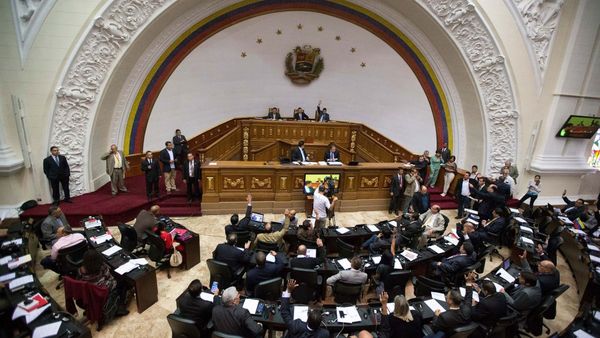 Venezuela: la Asamblea Nacional detectó una malversación de fondos por 87 mil millones de dólares