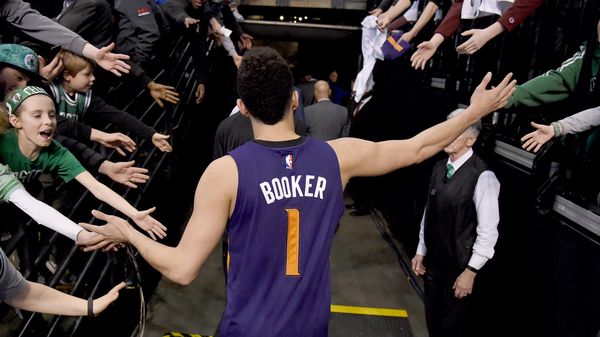 Devin Booker, el NBA de 20 años que batió la mejor marca de Michael Jordan en un partido: 70 puntos