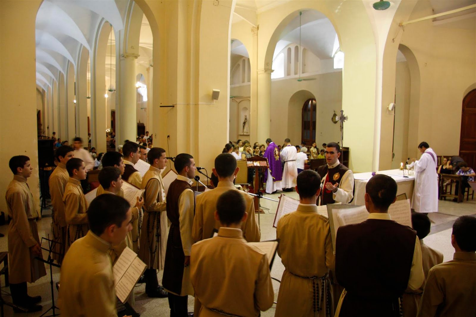 Iglesia se pronuncia contra totalitarismo