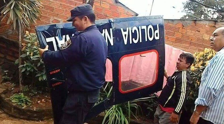 Cae puerta de helicóptero en pleno vuelo