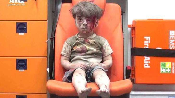 Con esta foto se convirtió en símbolo de la guerra en Siria; hoy su martirio es peor