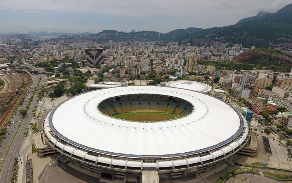 La mitad de los estadios del Mundial de Brasil 2014 fueron construidos con sobrecostos para desviar dinero