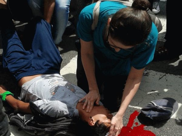 Opositor de 19 años muere de un disparo durante la marcha contra Maduro