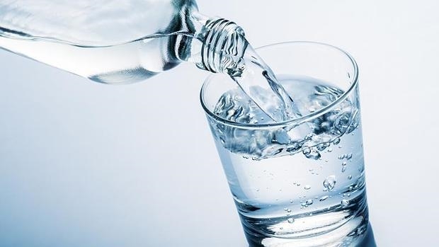 Consumir dos litros de agua por día y realizar ejercicios ayudan a evitar las hemorroides