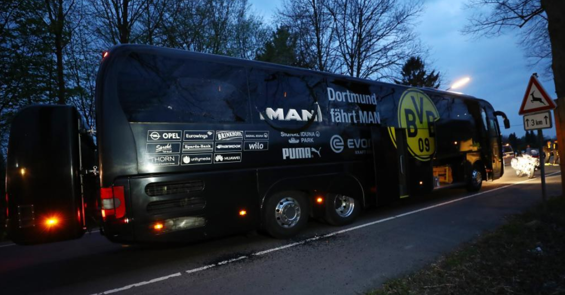 Explosiones contra autobús del Dortmund dejan a un futbolista herido