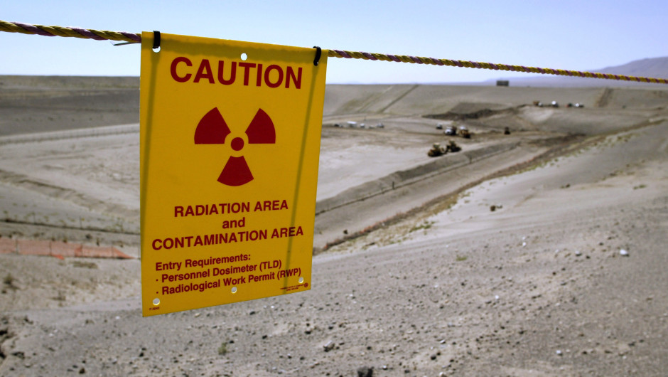Evacuan a trabajadores de un sitio de residuos nucleares del estado de Washington tras derrumbe en un túnel