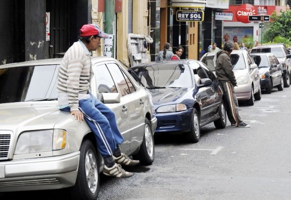 Municipalidad de Asunción afirma que mayoría de cuidacoches no pasaron filtros de Parxin