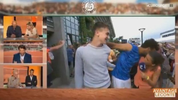 Roland Garros expulsa a tenista francés por acosar a una periodista en una entrevista en vivo