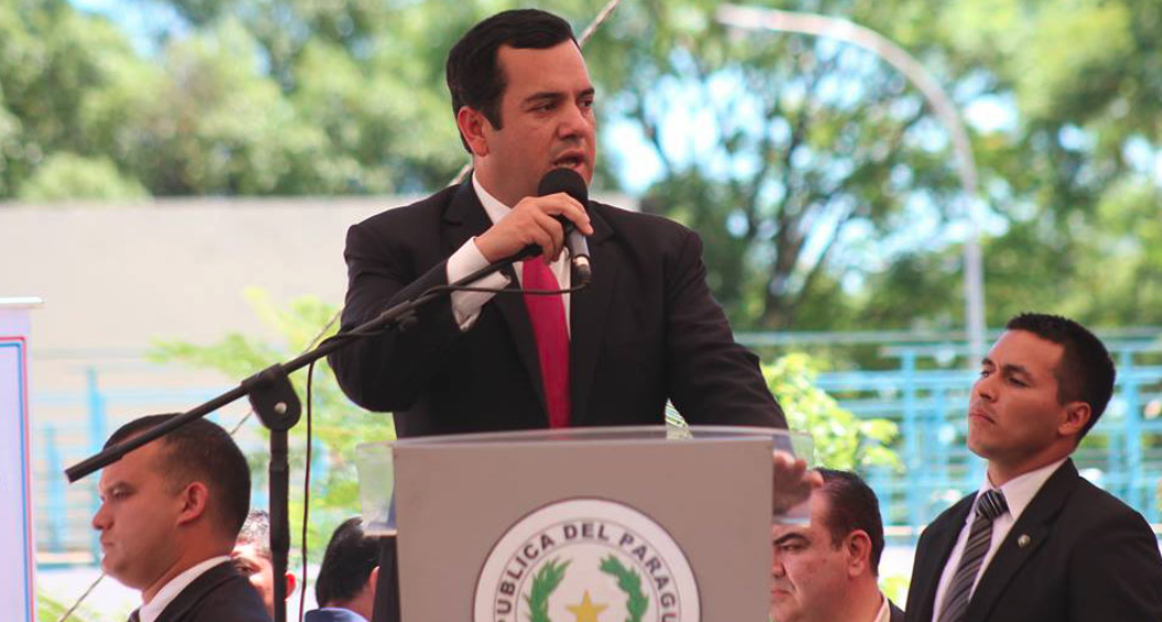 Santiago Peña “está faltando a la verdad”, según Friedmann