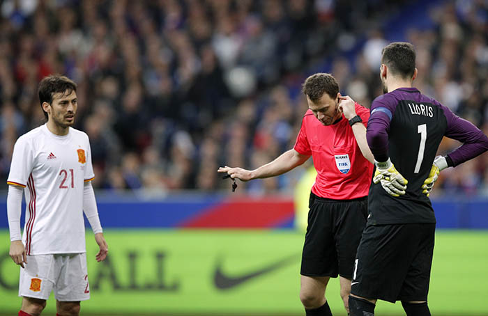 VAR: qué es y cómo funciona el videoarbitraje en el fútbol