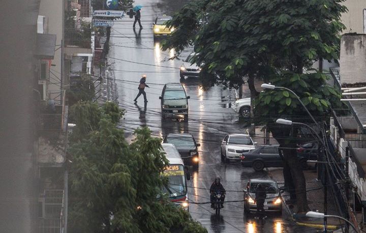 Inicio de semana fresco y con lluvias