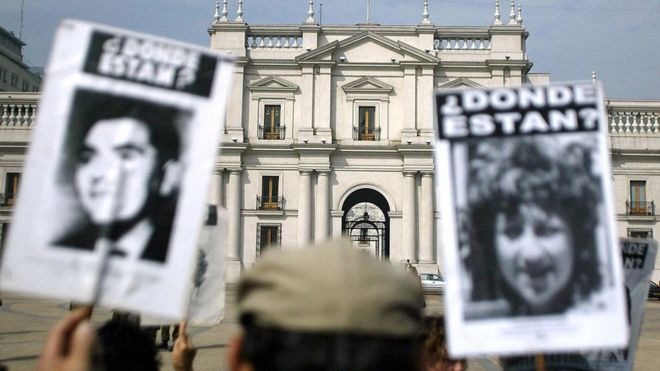 Justicia chilena condena a más de un centenar de exagentes de policía secreta del dictador Pinochet