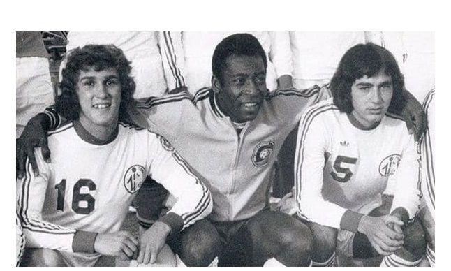 De jugar con Pelé y Cruyff a chofer de Uber: la increíble vida de Santiago Formoso
