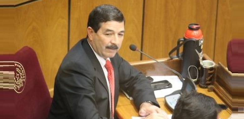 Senador anuncia querella contra concejal