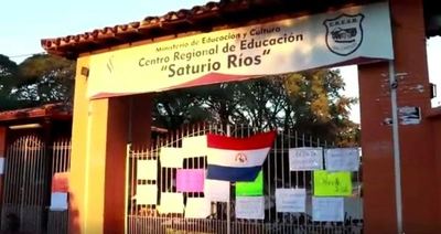 Alumnos del Saturio siguen firmes en su postura