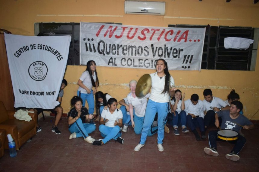 Levantan toma de colegio en Limpio