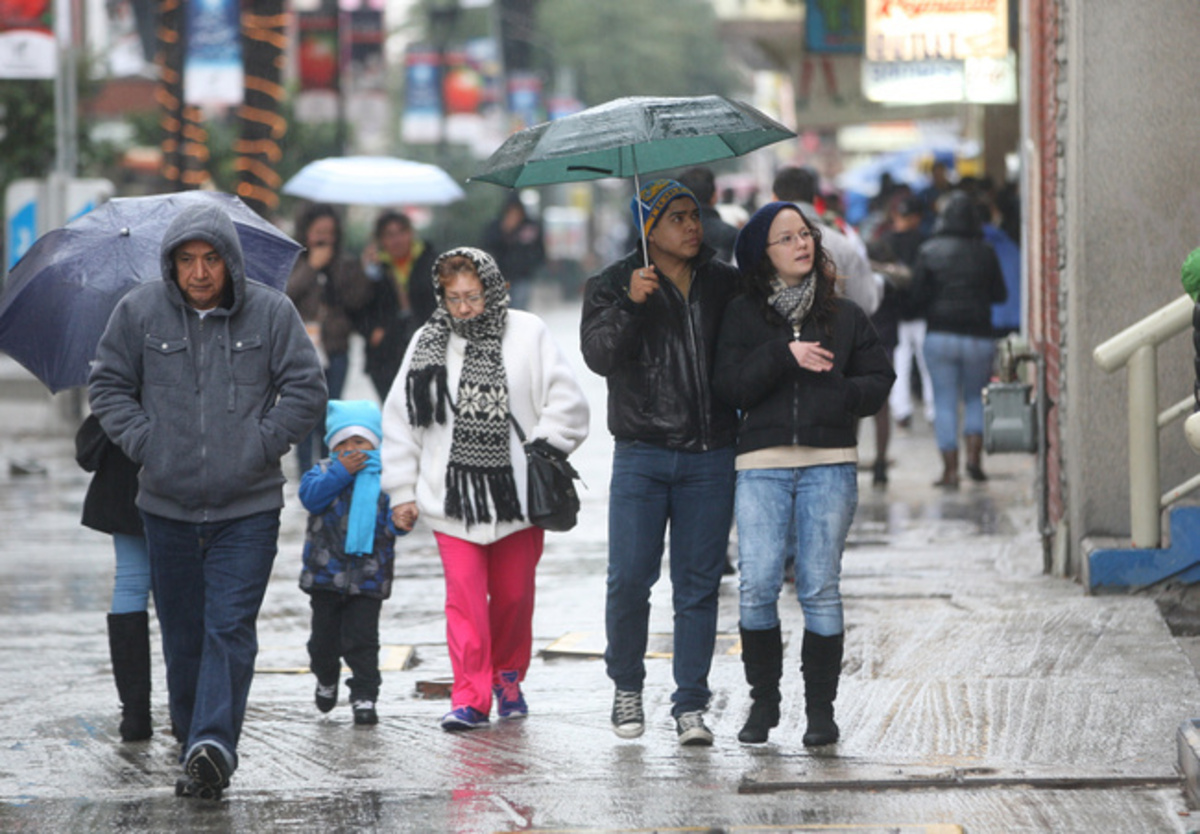 Se podrían dar precipitaciones leves este lunes