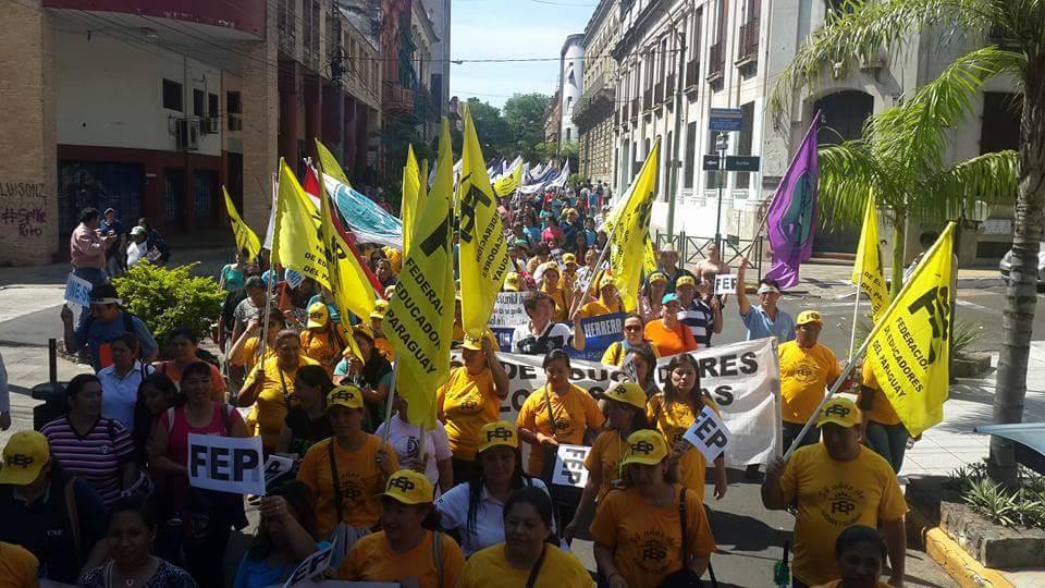 Docentes marcharán hoy por Asunción