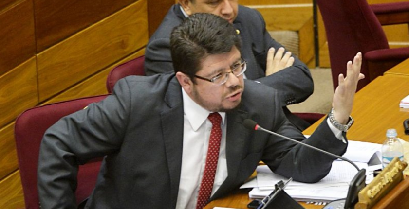 Enmienda no corre, dice Pipo Alfonso y cuestiona a periodistas