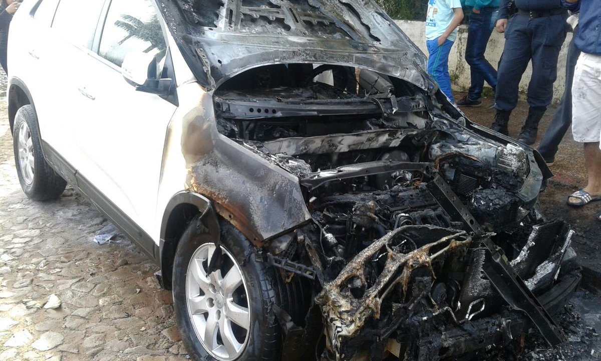 Sospechan que quema de camioneta de concejala de Guairá tiene trasfondo político