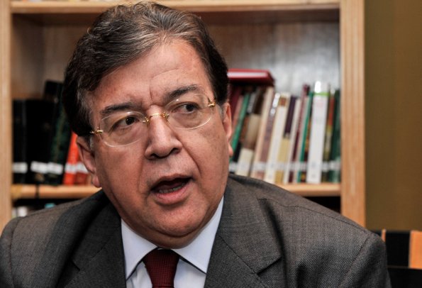 Aparente política de censura a Nicanor Duarte Frutos