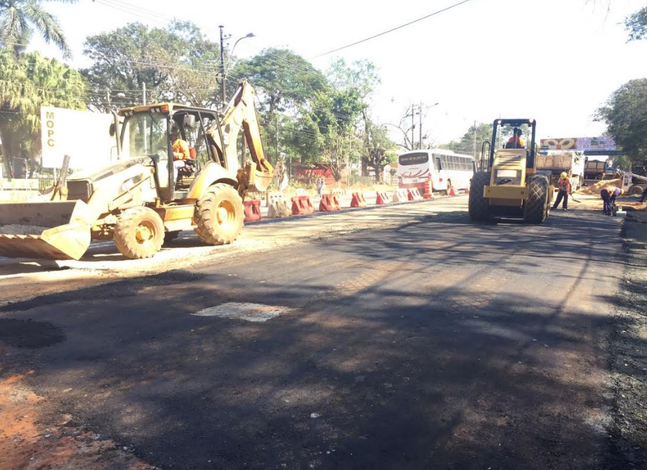 Obras del metrobús siguen generando caos