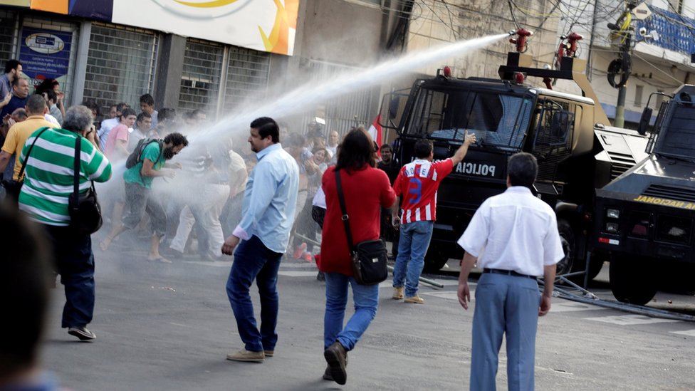 Imputaron a dos policías por agredir a trabajadores de prensa