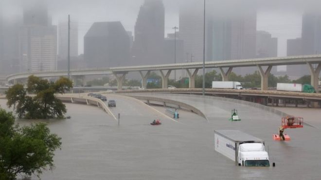 “La inundación más devastadora en la historia de Houston”: emergencia en Texas tras el paso del huracán Harvey